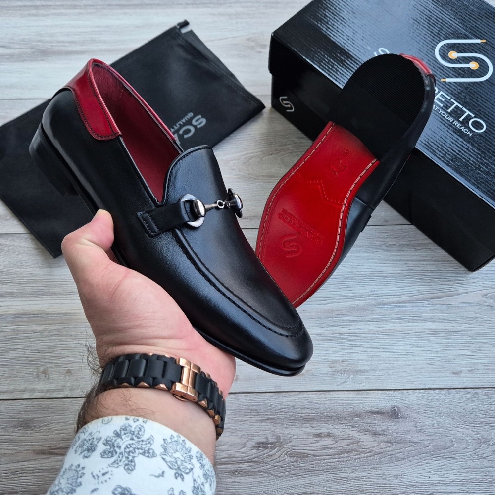 Leather Loafer with Hand-stitched Red Sole